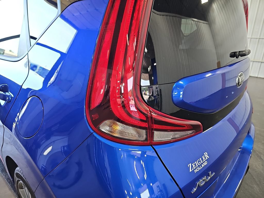 Used 2020 Kia Soul GT-Line Turbo FWD image 35
