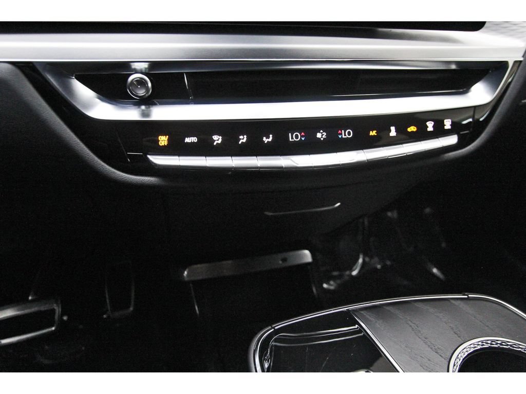 Used 2026 Cadillac Lyriq V w/ Exterior Carbon Fiber Package AWD/4WD image 27