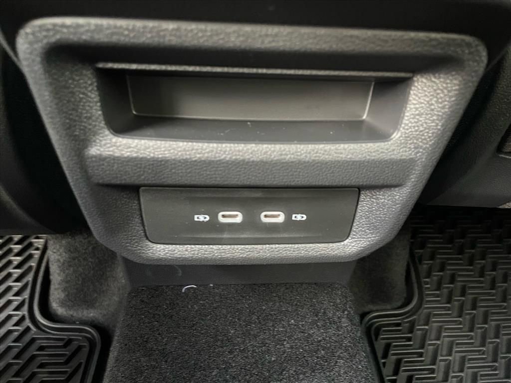 New 2026 Volkswagen Taos SE FWD image 23