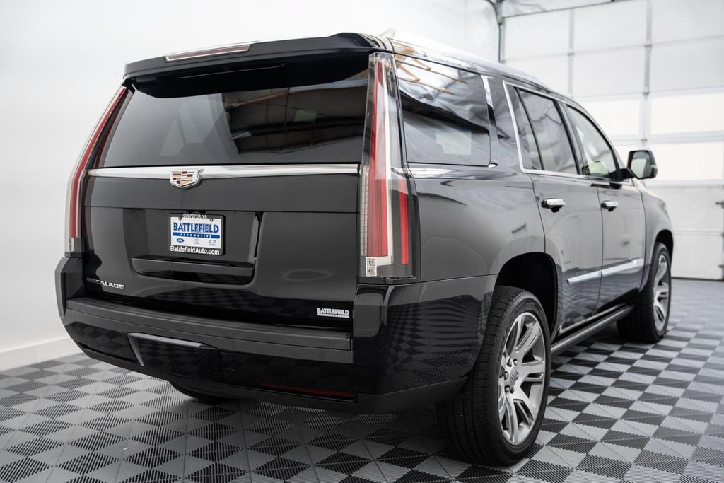 Used 2016 Cadillac Escalade Premium AWD/4WD image 5