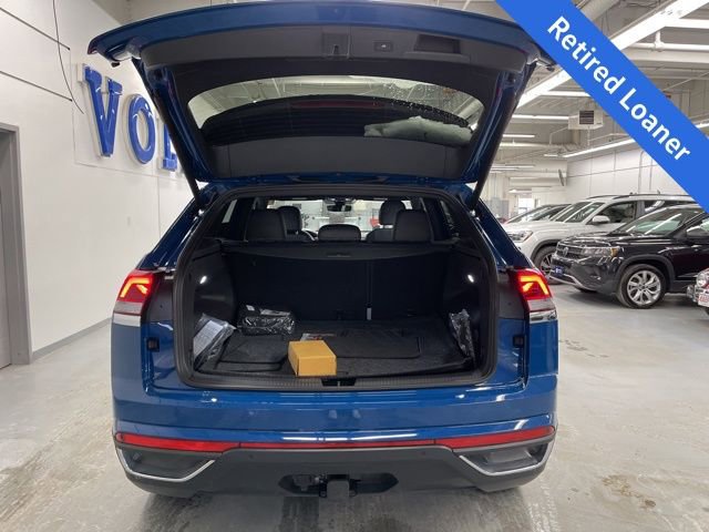 New 2025 Volkswagen Atlas Cross Sport SE w/ Panoramic Sunroof Package image 9