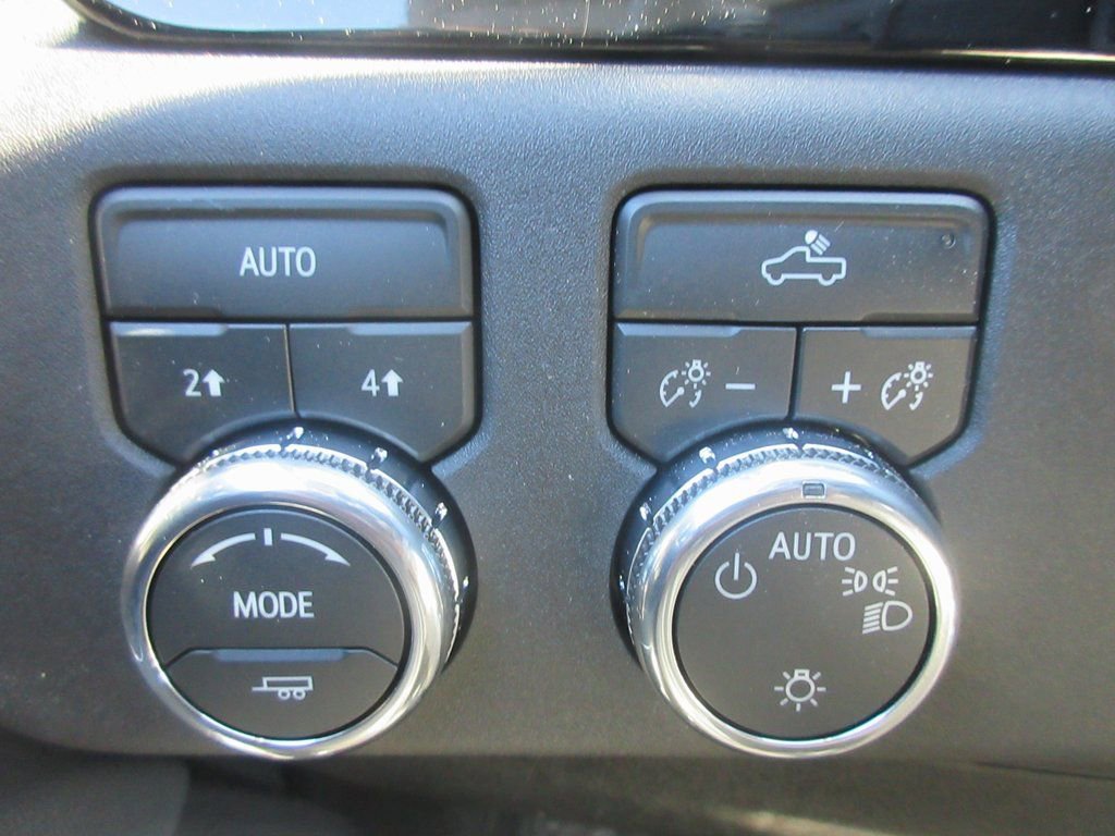 New 2026 GMC Sierra 1500 SLE image 16