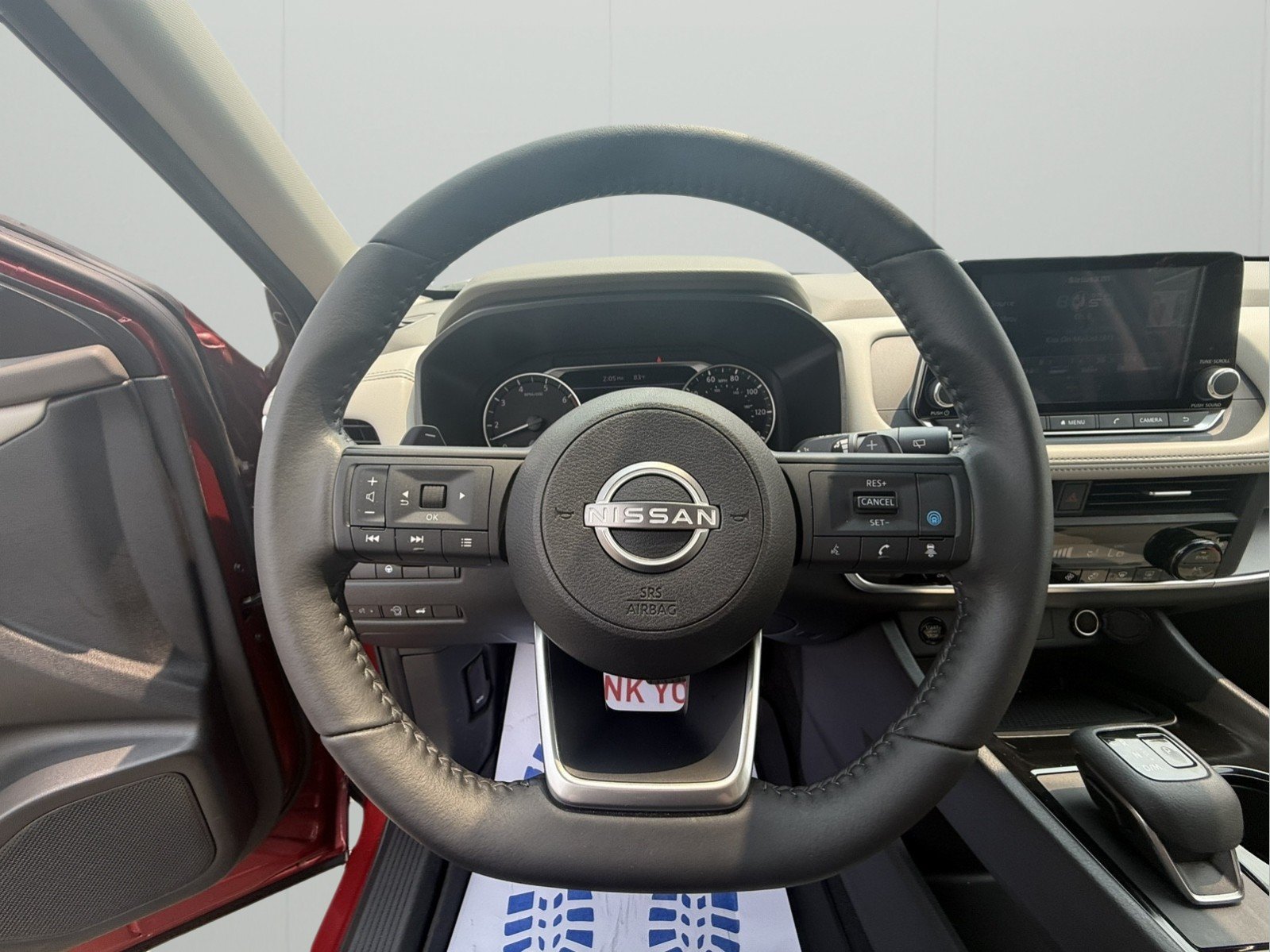 Used 2024 Nissan Rogue SV w/ SV Premium Package AWD/4WD image 17