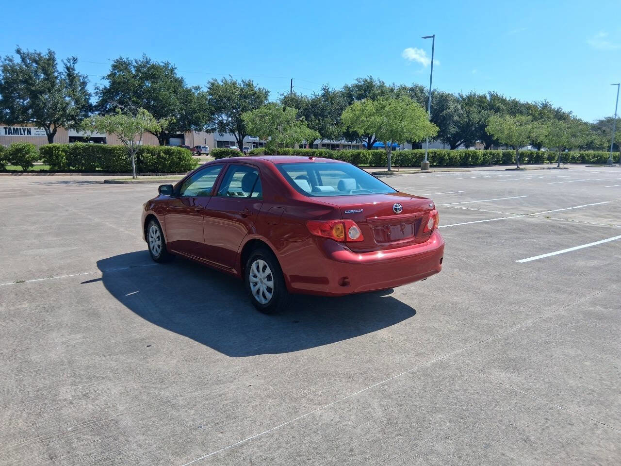Used 2010 Toyota Corolla LE FWD image 4