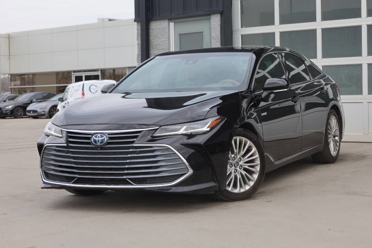 Used 2020 Toyota Avalon Limited w/ Advanced Safety Package FWD image 3