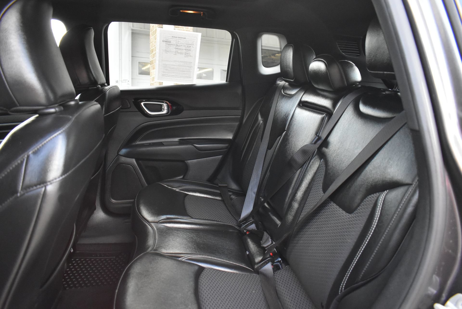 Used 2023 Jeep Compass Latitude w/ Sun and Sound Group AWD/4WD image 15
