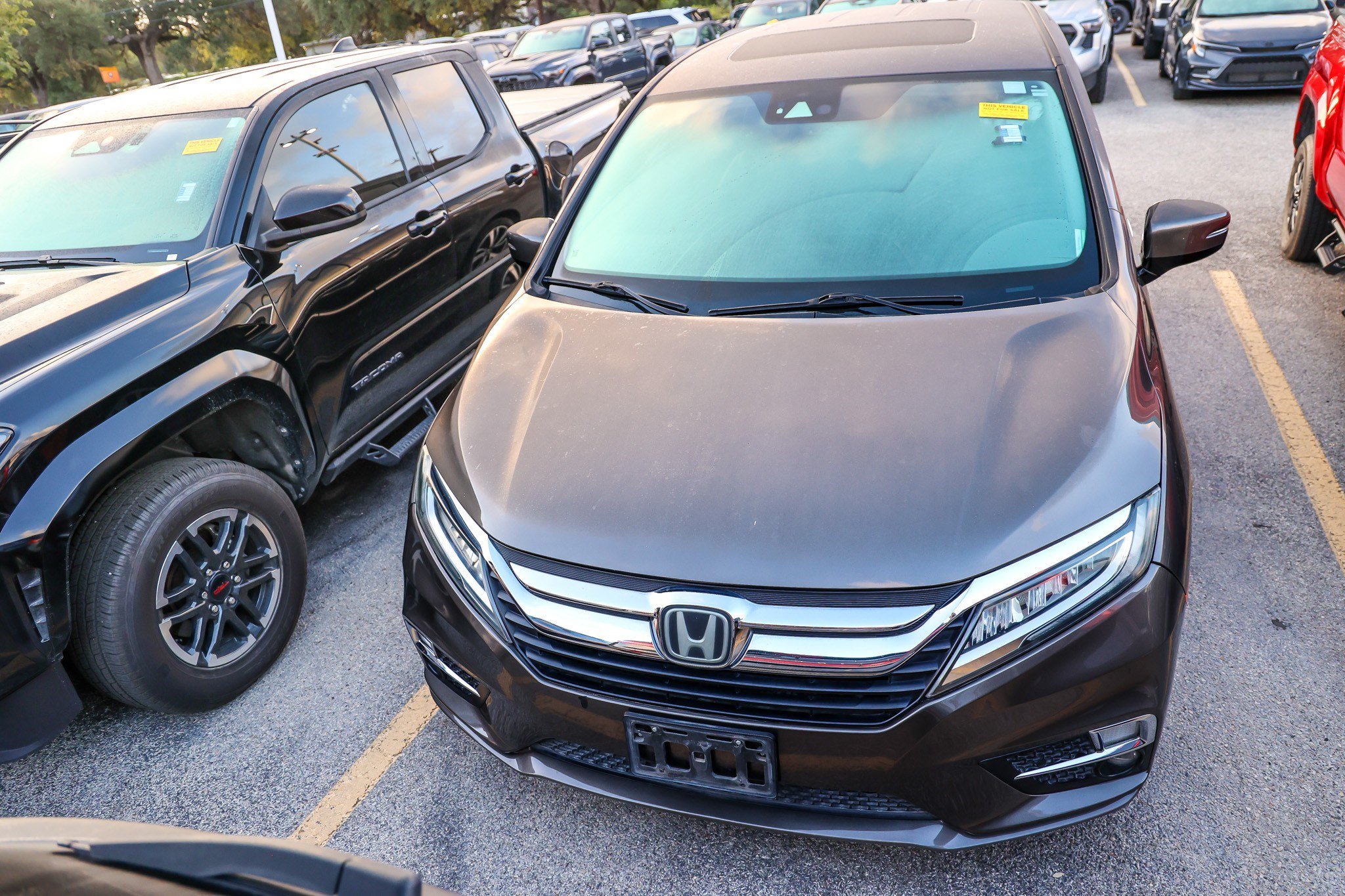 Used 2020 Honda Odyssey Elite image 3