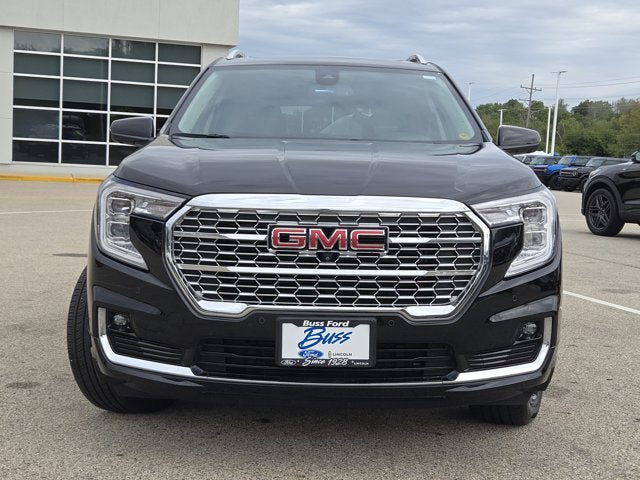 Used 2024 GMC Terrain Denali w/ Black Diamond Edition AWD/4WD image 2
