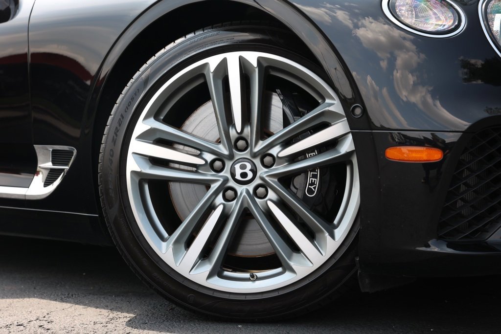 Used 2024 Bentley Continental GT image 7