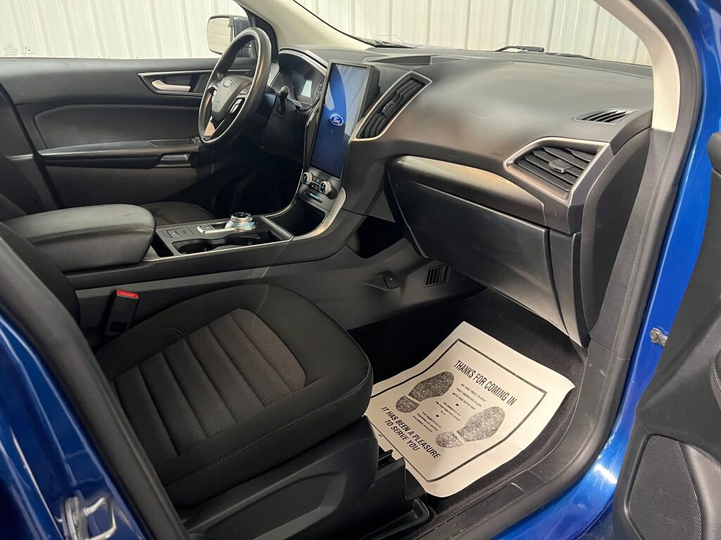 Used 2022 Ford Edge SE w/ Cargo Accessory Package image 3