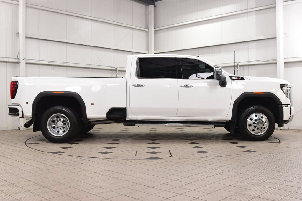 Used 2025 GMC Sierra 3500 Denali w/ Denali Reserve Package AWD/4WD image 9