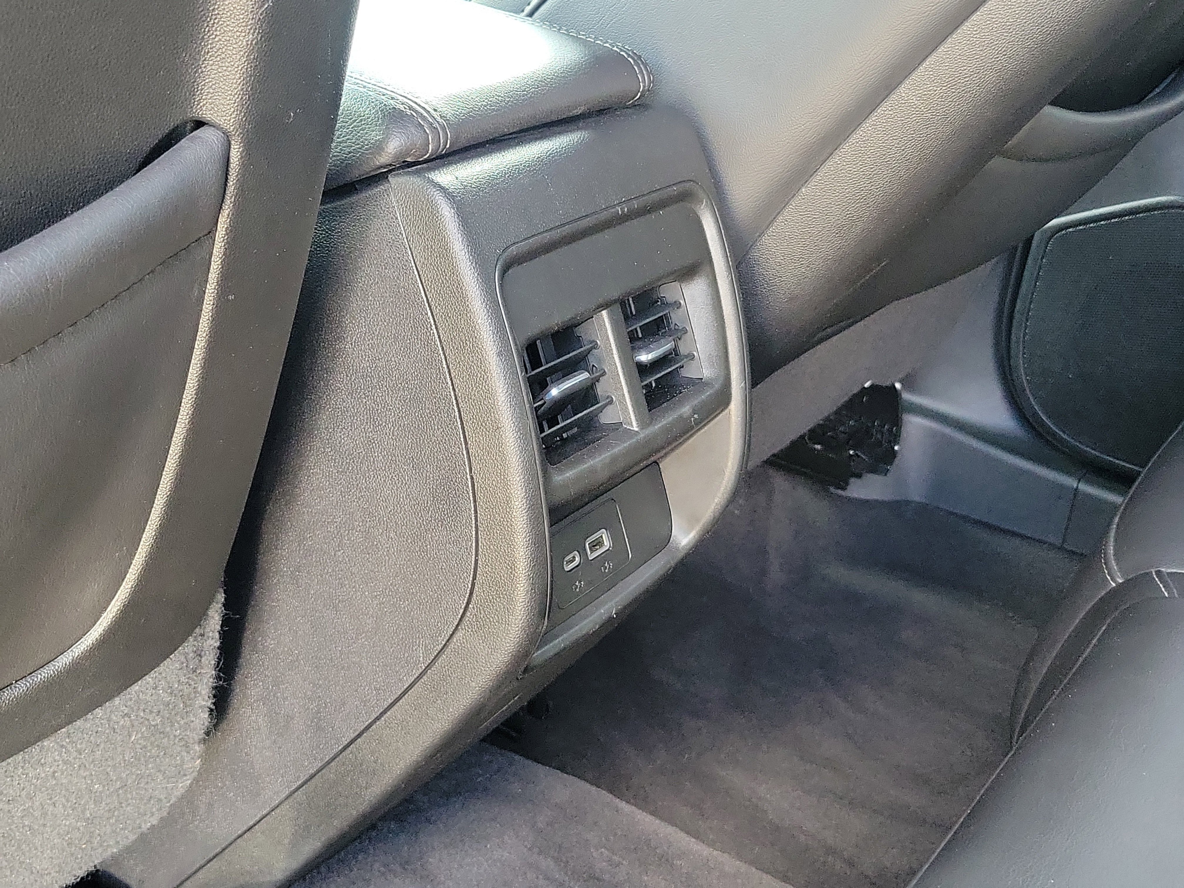Used 2021 Cadillac XT4 Premium Luxury AWD/4WD image 14