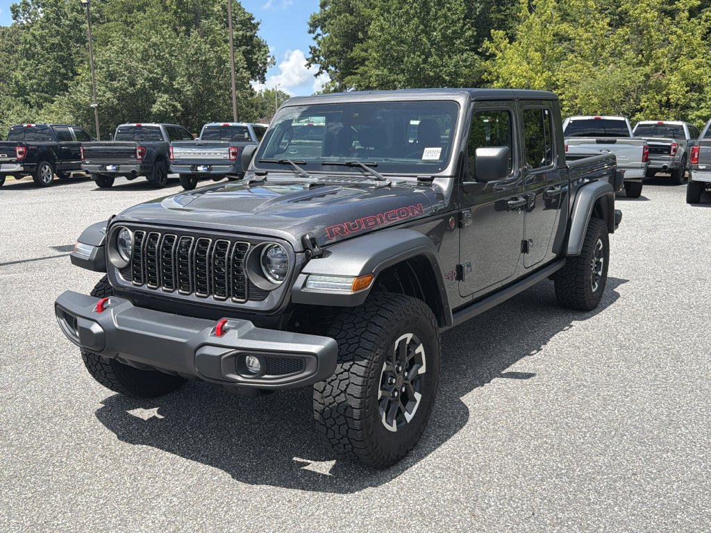 Used 2024 Jeep Gladiator Rubicon w/ Technology Group AWD/4WD image 3