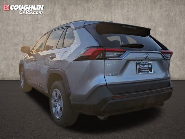 Used 2020 Toyota RAV4 LE image 5