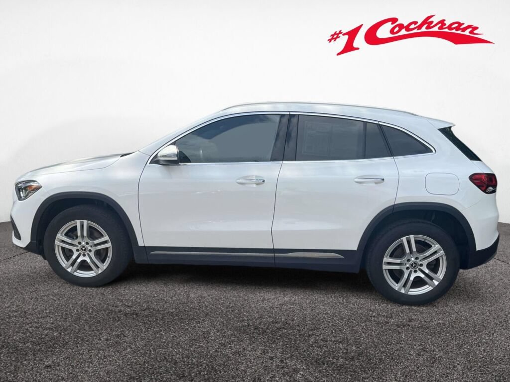 Used 2023 Mercedes-Benz GLA 250 4MATIC w/ Premium Package image 11