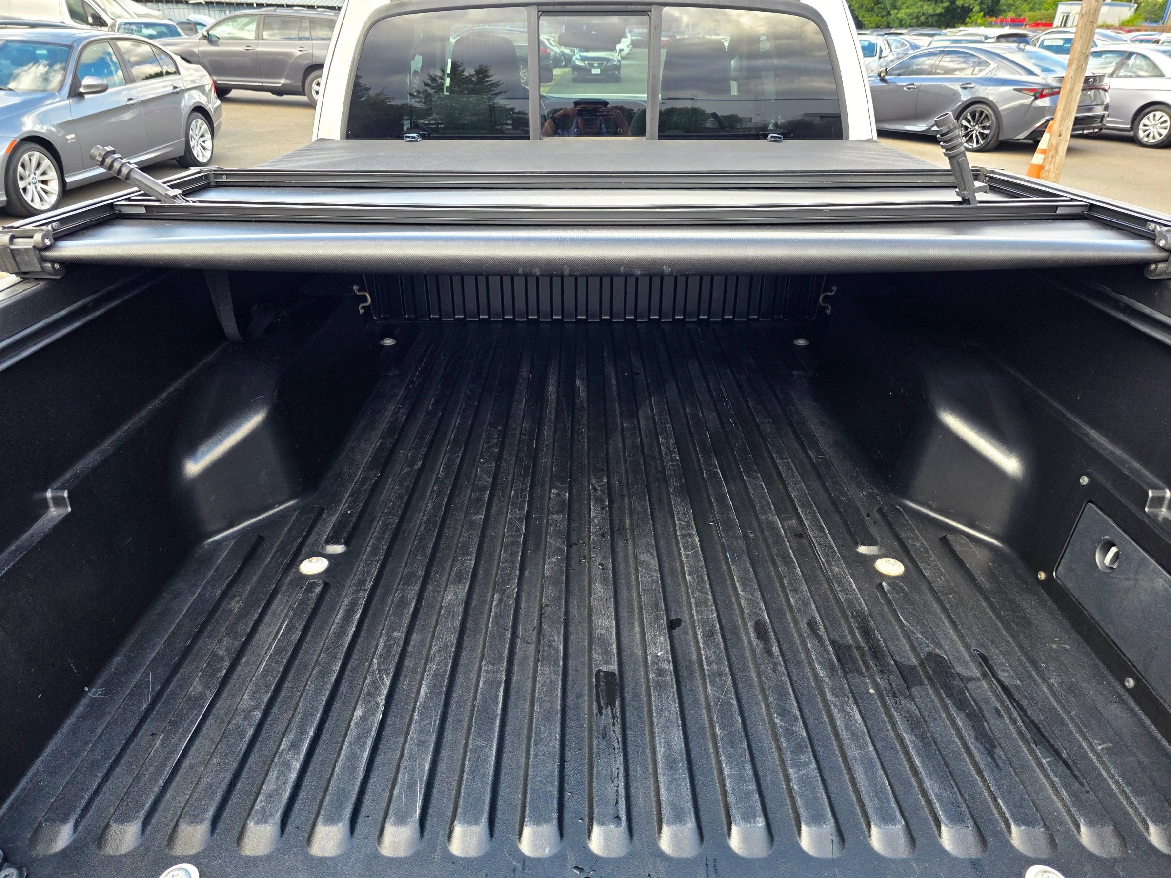 Used 2020 Toyota Tacoma SR w/ SR Convenience Package AWD/4WD image 14