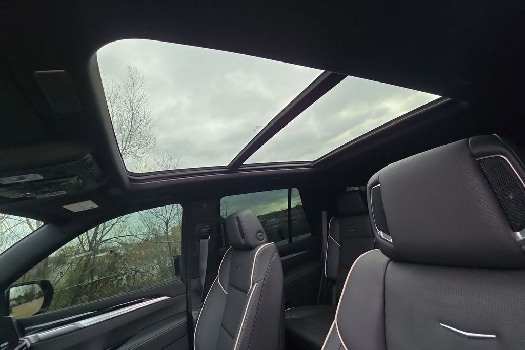 Used 2026 Cadillac Escalade Sport w/ LPO, ONYX Package image 23