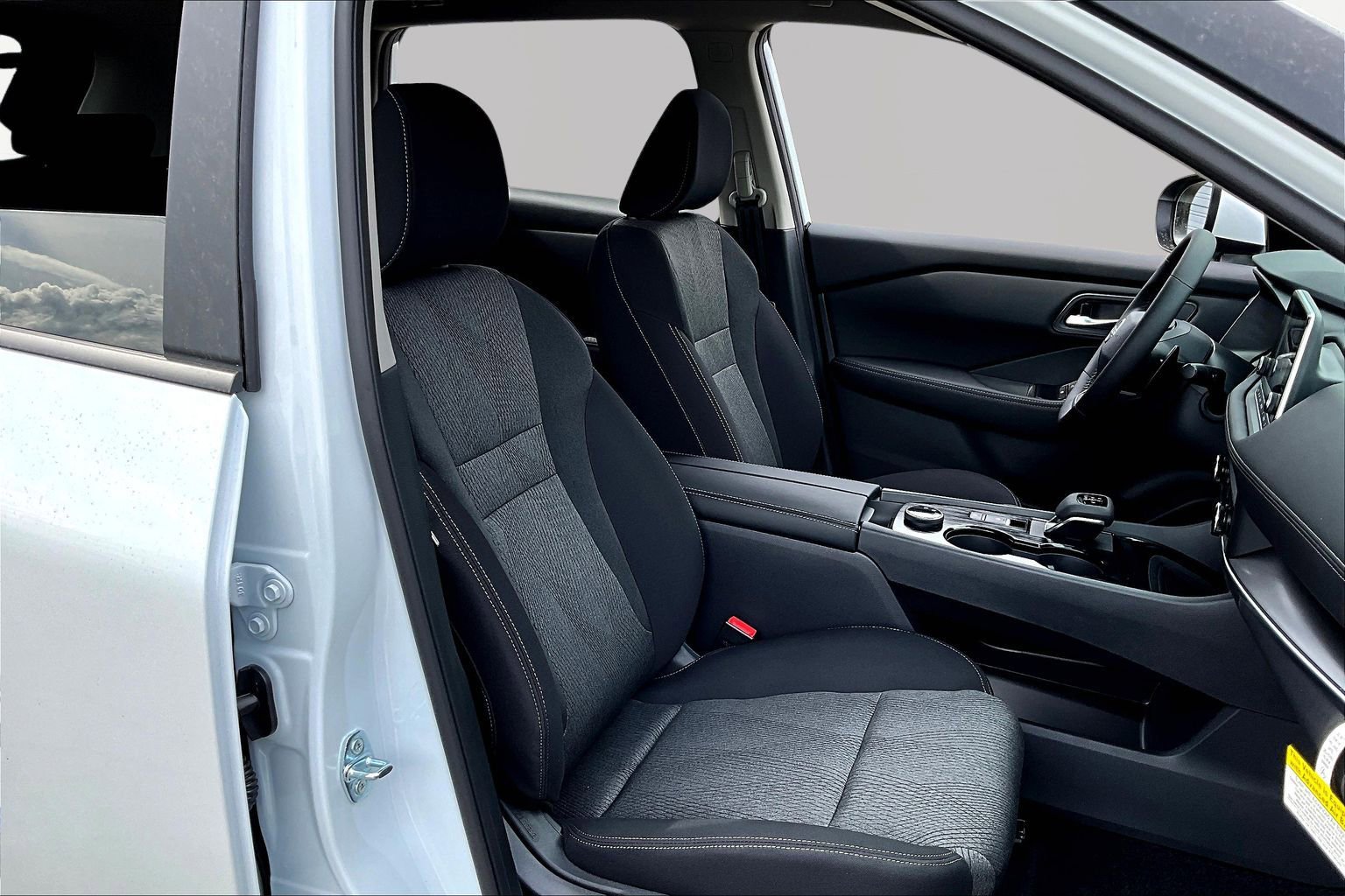 New 2026 Nissan Rogue SV w/ Cold Weather Package AWD/4WD image 18