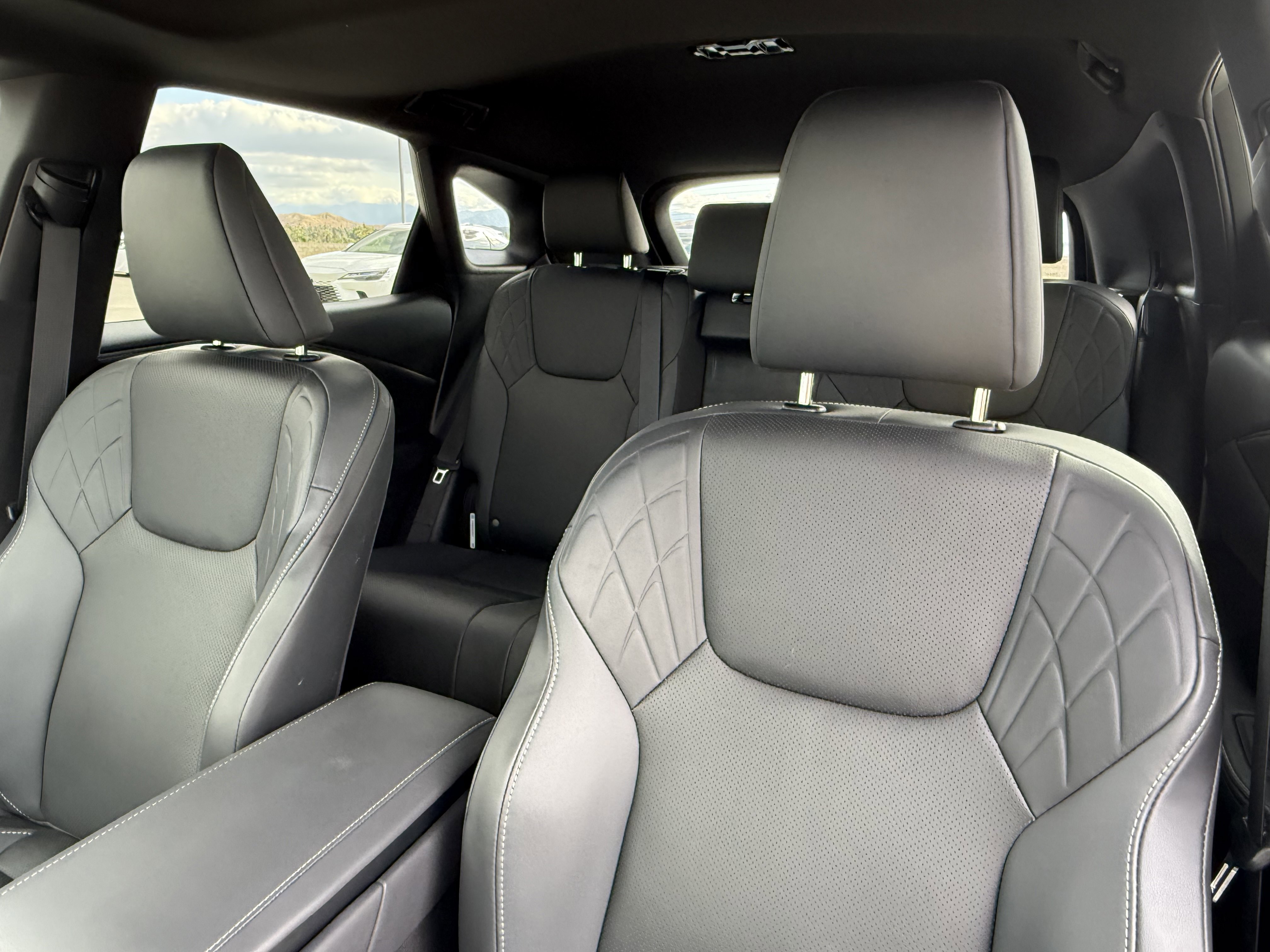 Certified 2025 Lexus RX 350h w/ Convenience Package image 19