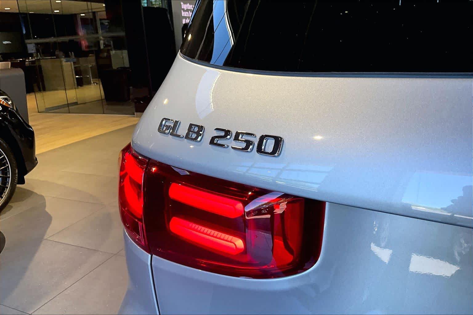 New 2026 Mercedes-Benz GLB 250 4MATIC image 7