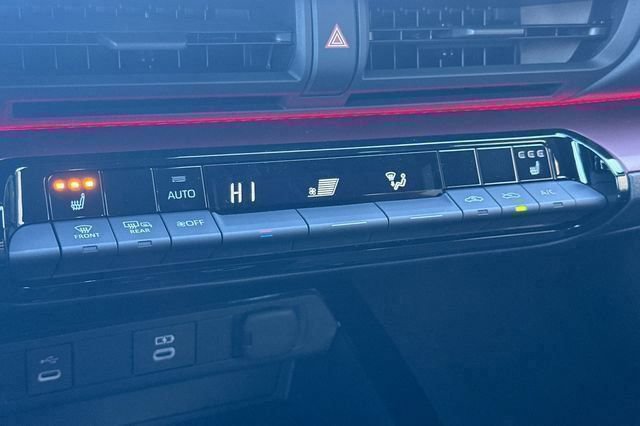 New 2026 Toyota Prius Plug-In Hybrid FWD image 19