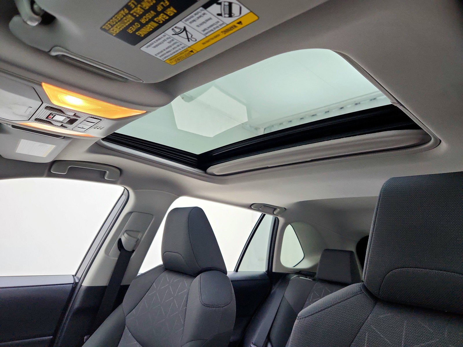 Used 2019 Toyota RAV4 XLE w/ Convenience Package AWD/4WD image 18