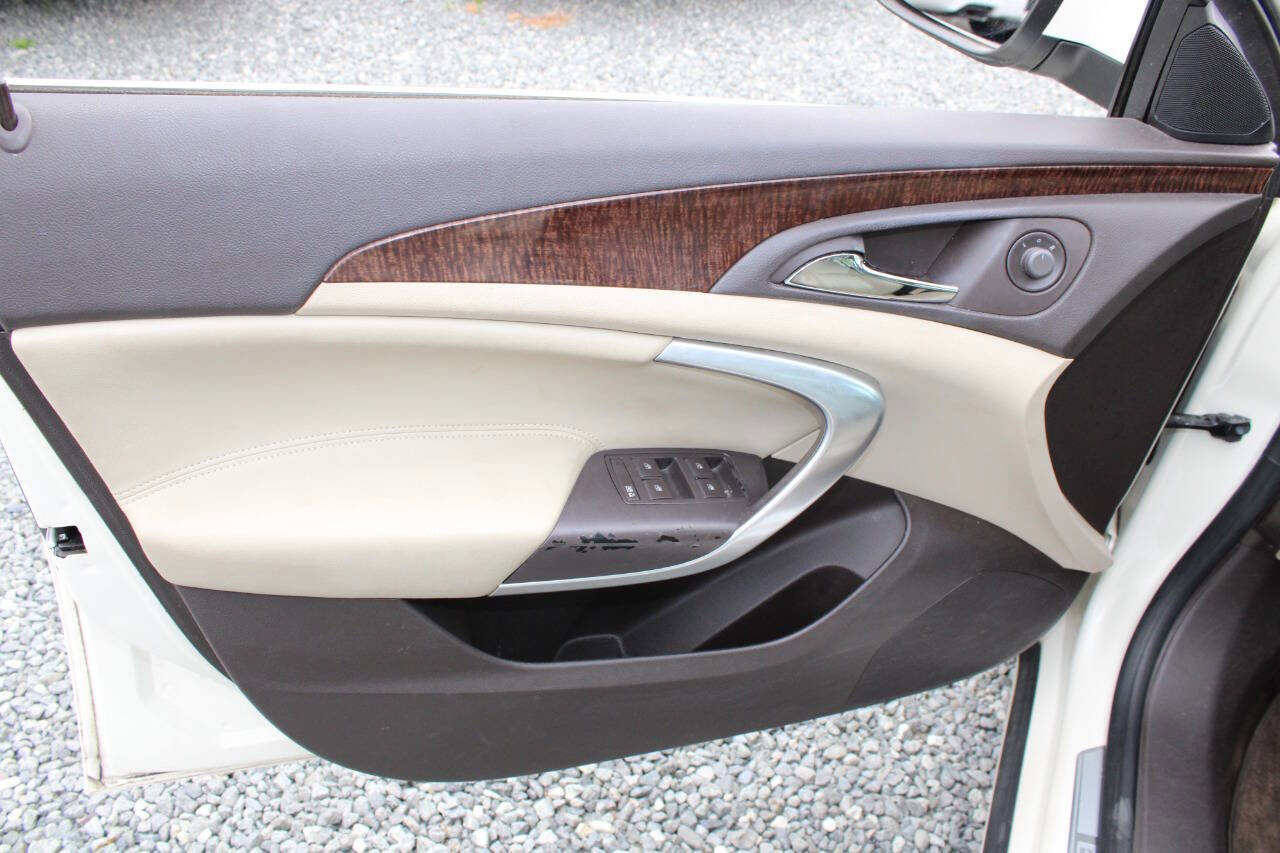 Used 2013 Buick Regal Premium FWD image 19
