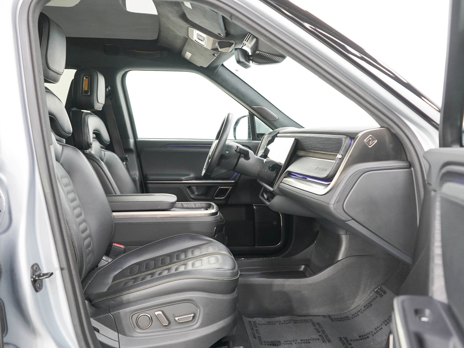 Used 2024 Rivian R1S Adventure Dual AWD/4WD image 11