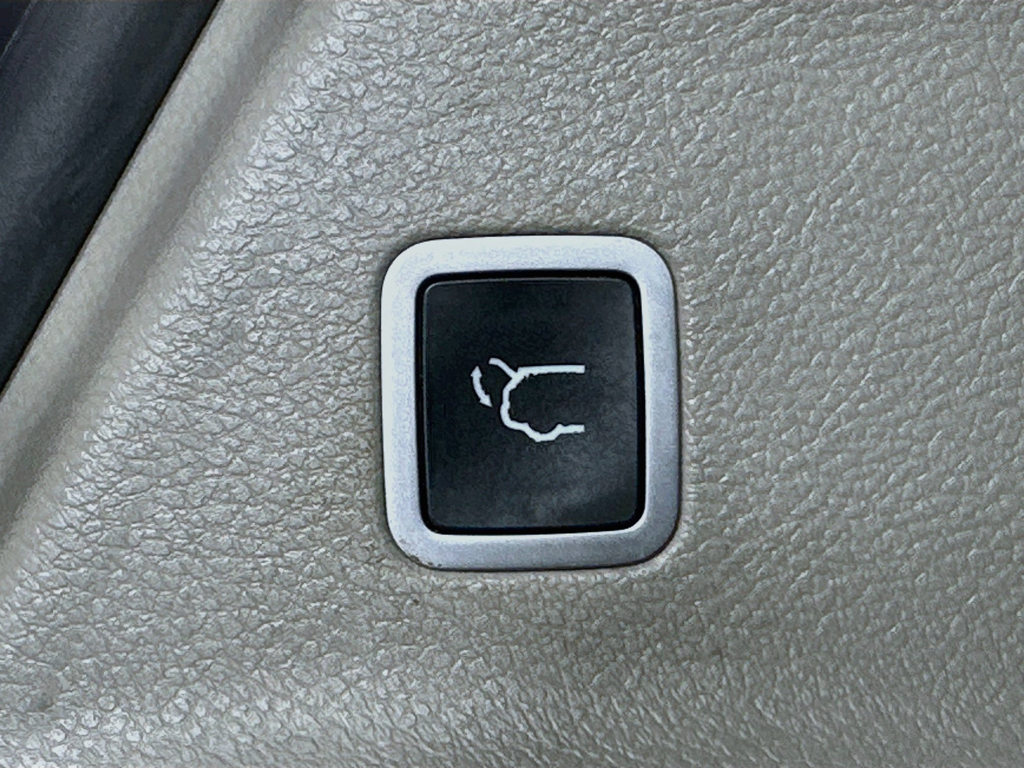 Used 2019 Chrysler Pacifica Touring-L Plus w/ Advanced Safetytec Group FWD image 32