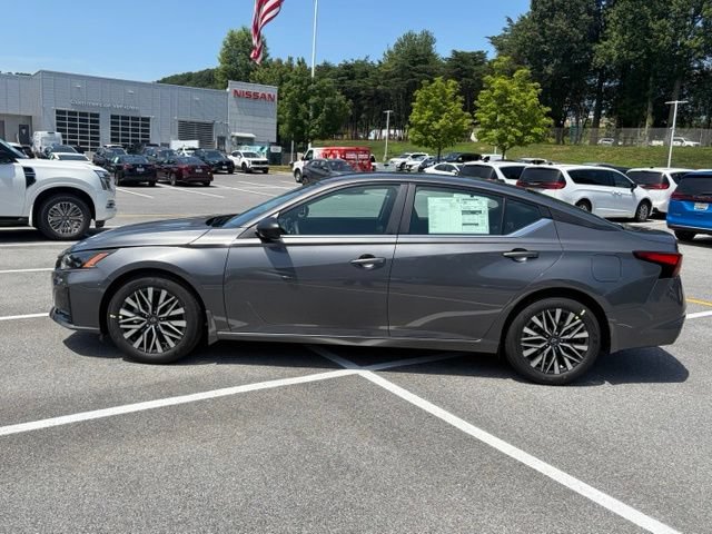 New 2026 Nissan Altima 2.5 SV FWD image 2