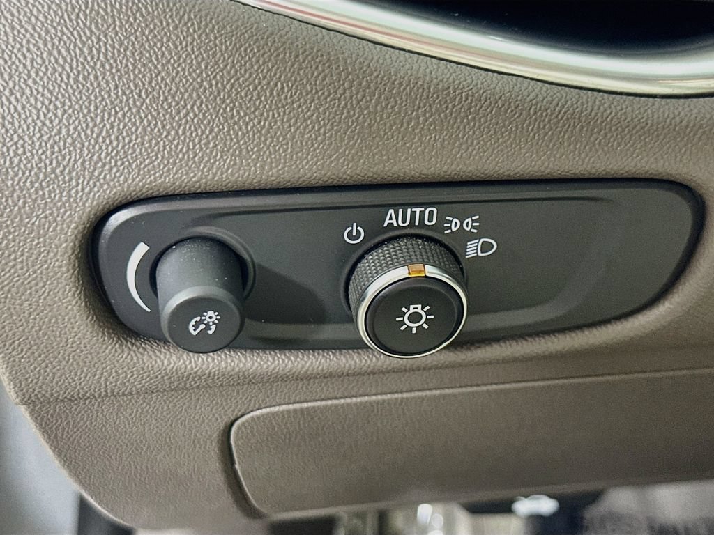 Used 2024 Chevrolet Malibu LT FWD image 24