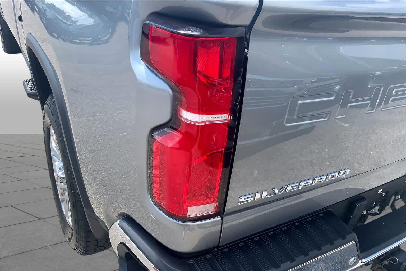 Used 2025 Chevrolet Silverado 2500 LTZ w/ LTZ Convenience Package AWD/4WD image 29