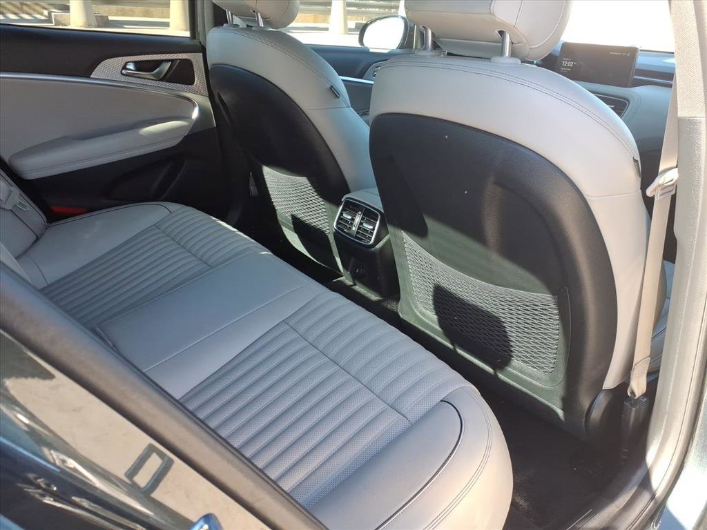 Certified 2023 Genesis G70 2.0T w/ Sport Prestige Package image 13