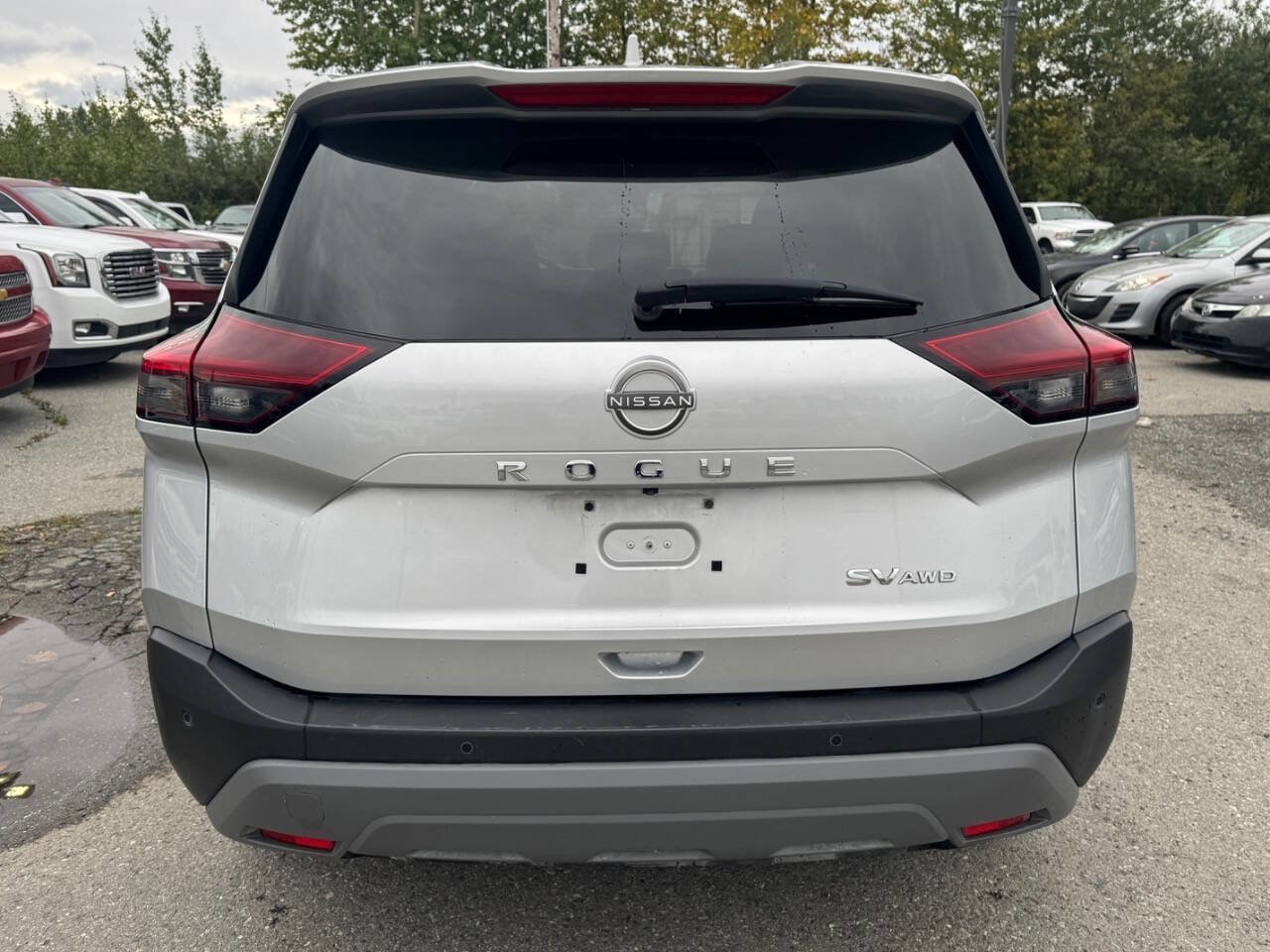 Used 2023 Nissan Rogue SV image 4