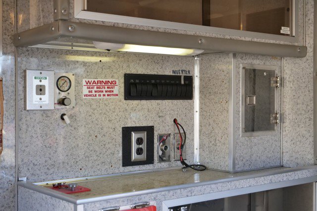 Used 2006 GMC Sierra 3500 SLE w/ Heavy-Duty Power Package image 48