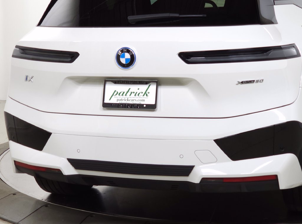 Used 2024 BMW iX xDrive50 w/ Sport Package AWD/4WD image 9