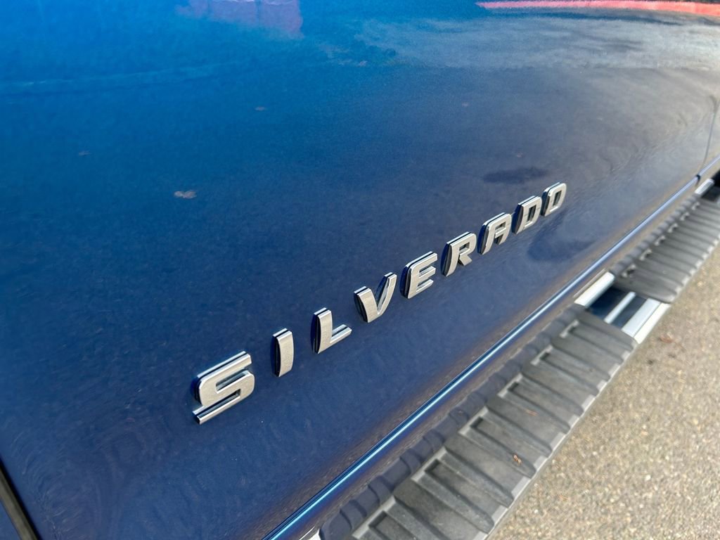 Used 2018 Chevrolet Silverado 1500 LT w/ All Star Edition image 31