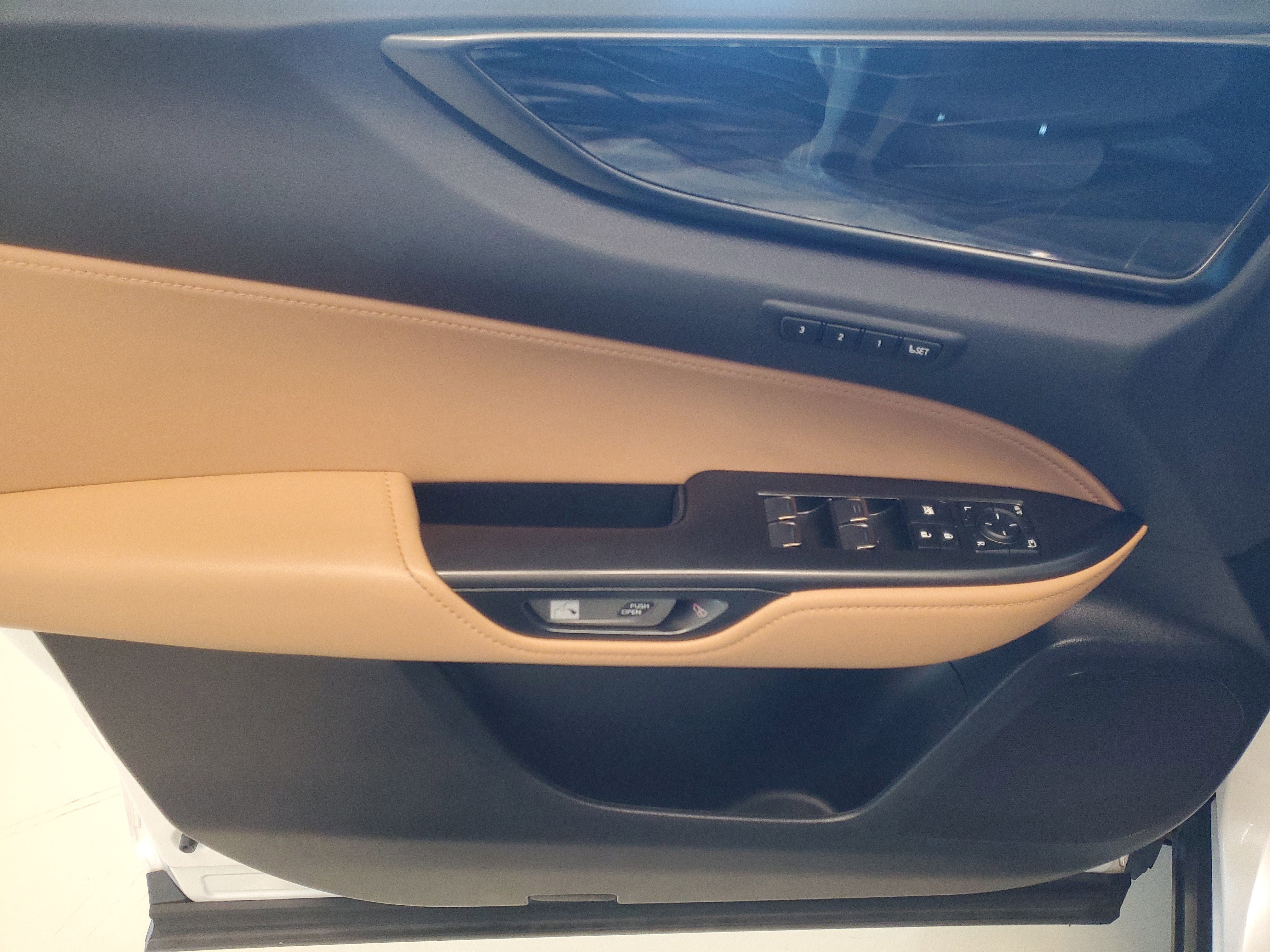 Used 2023 Lexus NX 350h NX 350h Premium image 23