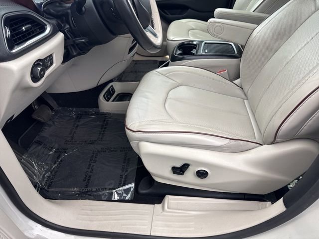Used 2020 Chrysler Pacifica Limited w/ Advanced Safetytec Group image 34