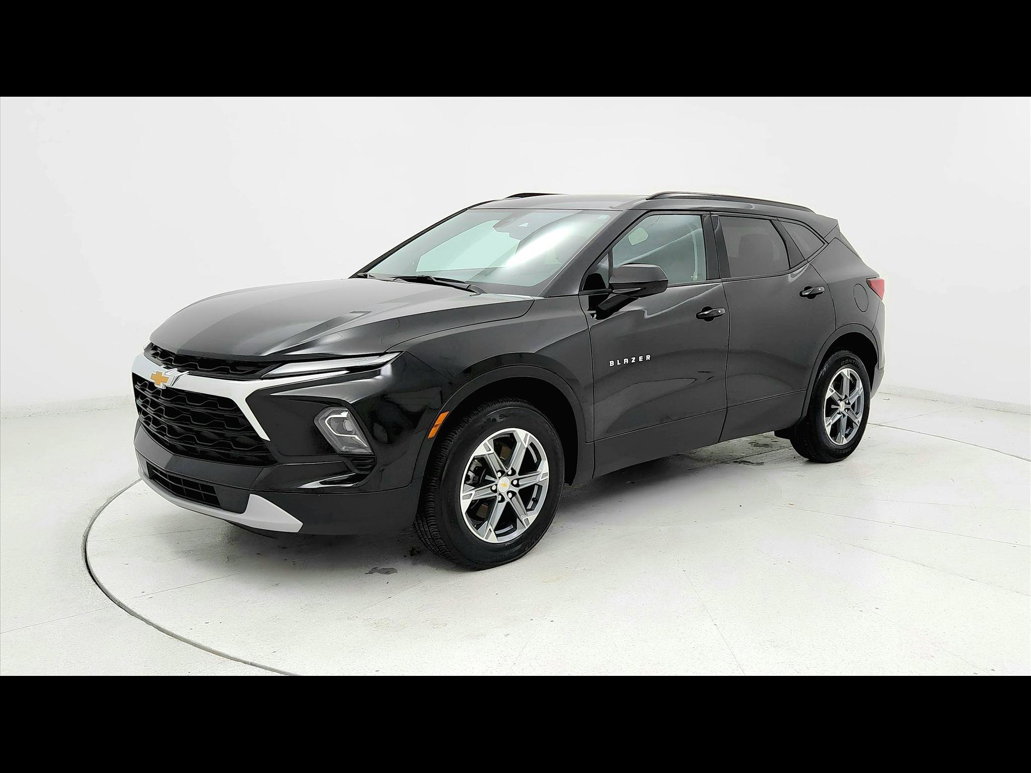 Used 2024 Chevrolet Blazer LT w/ Convenience Package FWD image 1