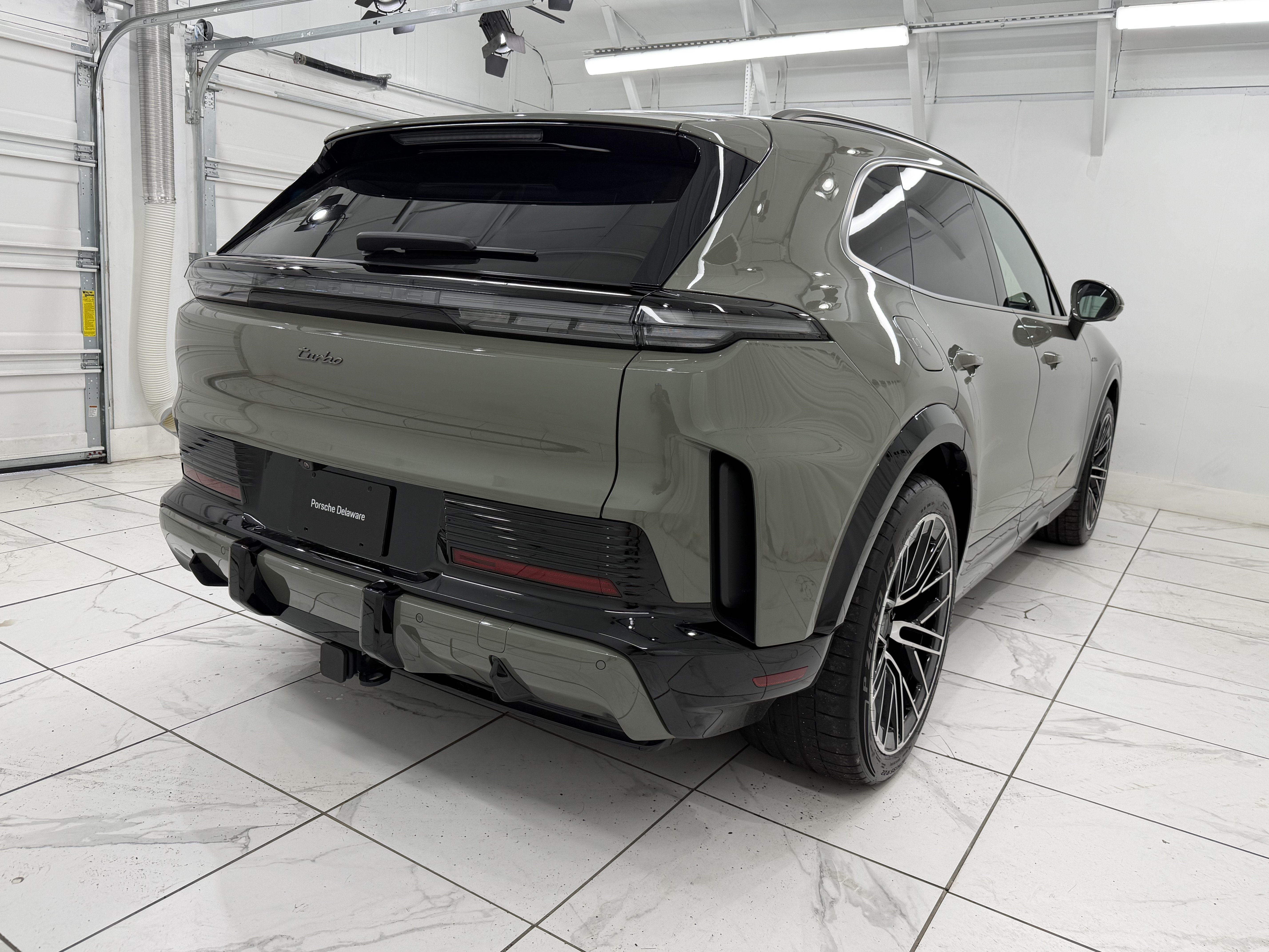 New 2026 Porsche Cayenne Turbo Electric AWD/4WD image 12