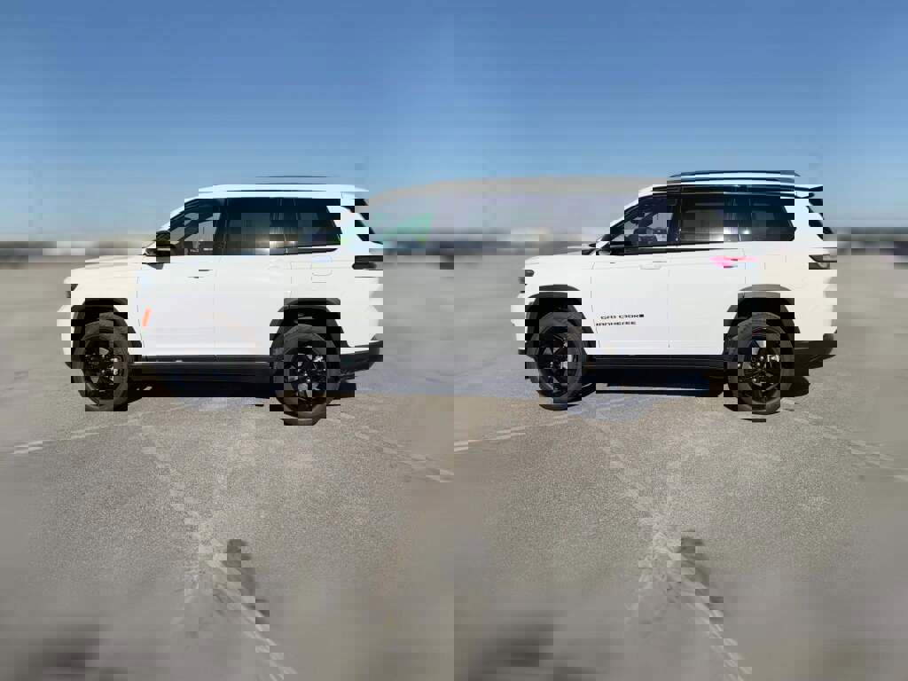 New 2025 Jeep Grand Cherokee L Limited w/ Black Appearance Package image 6