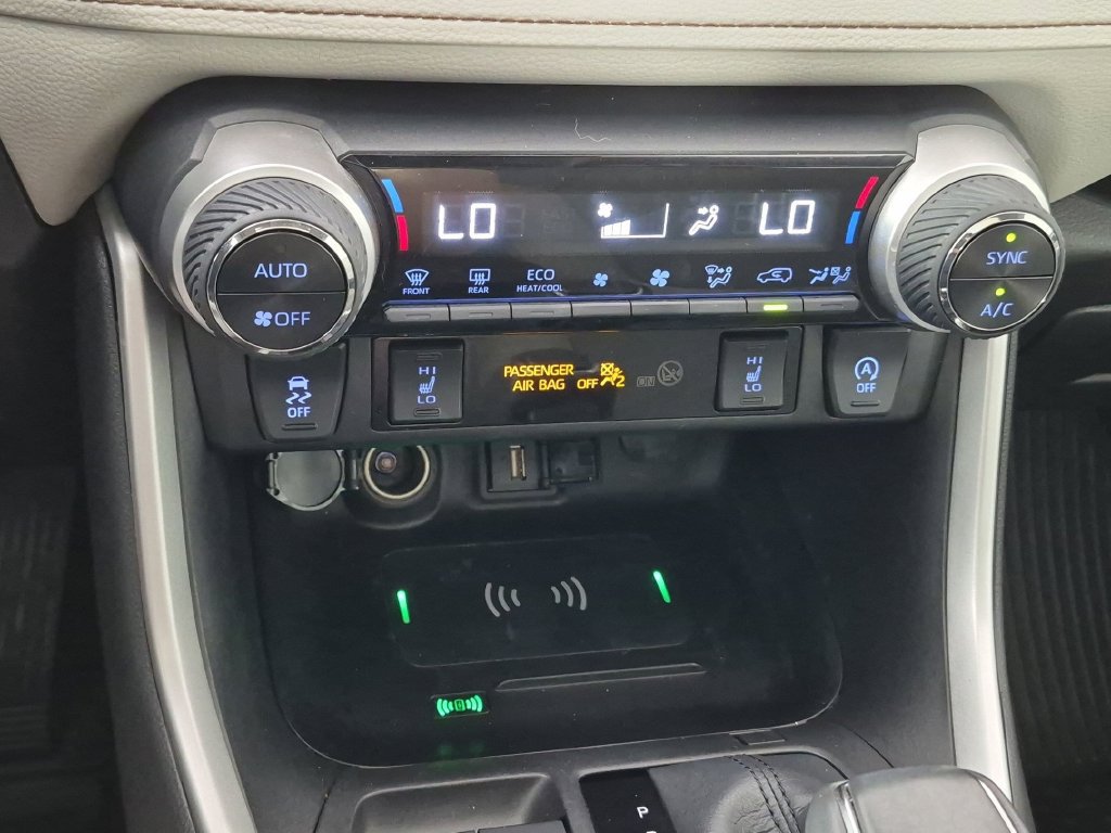 Used 2022 Toyota RAV4 XLE Premium FWD image 25