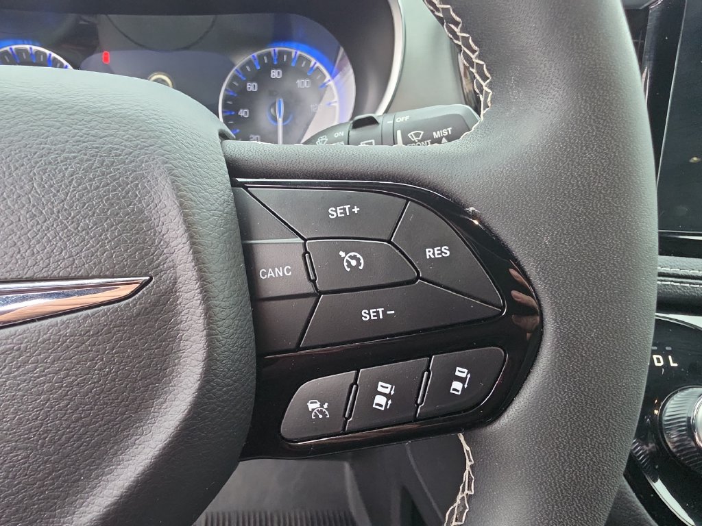 Used 2024 Chrysler Pacifica Limited w/ S Appearance Package FWD image 20