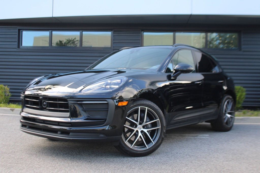 Used 2025 Porsche Macan video 1
