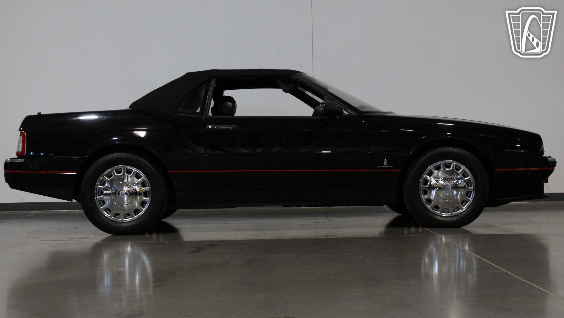 Used 1993 Cadillac Allante FWD image 32