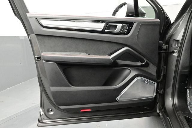 Certified 2023 Porsche Cayenne GTS AWD/4WD image 7