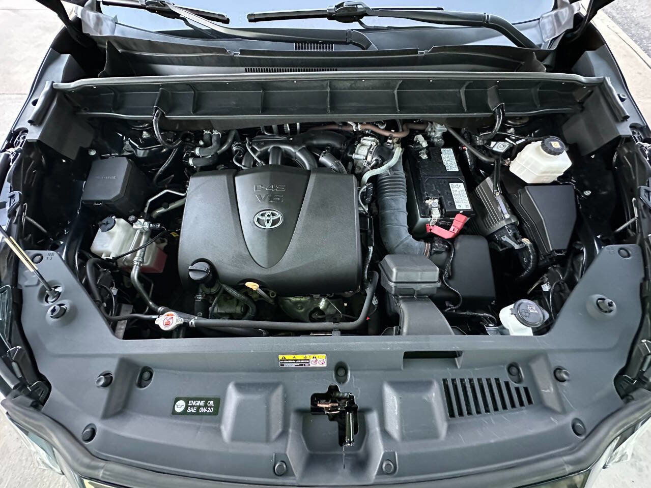 Used 2020 Toyota Highlander LE image 43