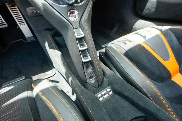 Used 2018 McLaren 720S Performance RWD image 74