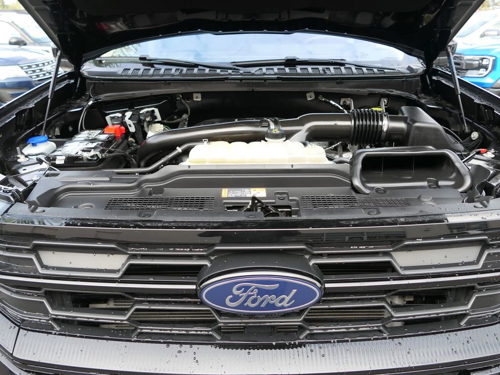Used 2025 Ford Expedition Max Active AWD/4WD image 28